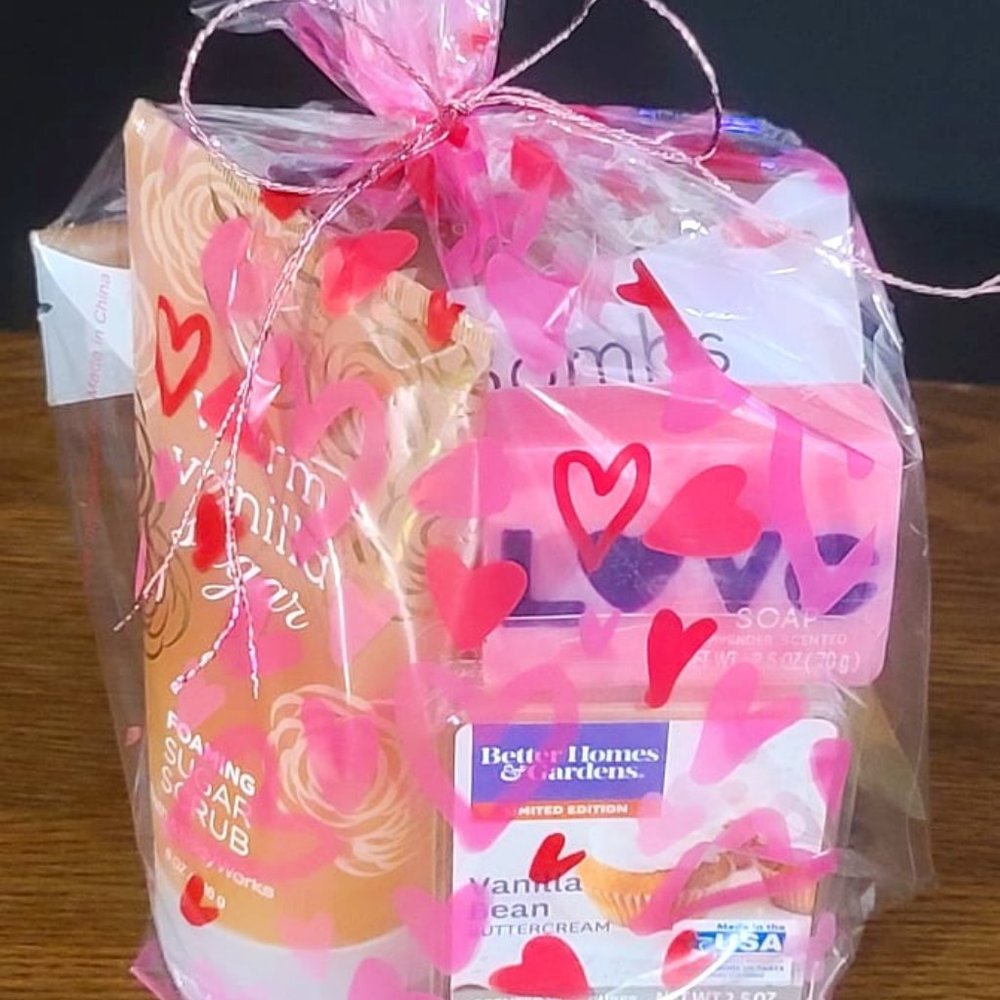 Warm Vanilla Sugar gift basket